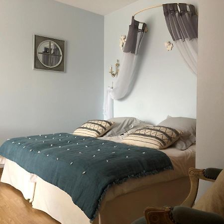 Le Cedre Bleu Bed & Breakfast Grosrouvre ภายนอก รูปภาพ