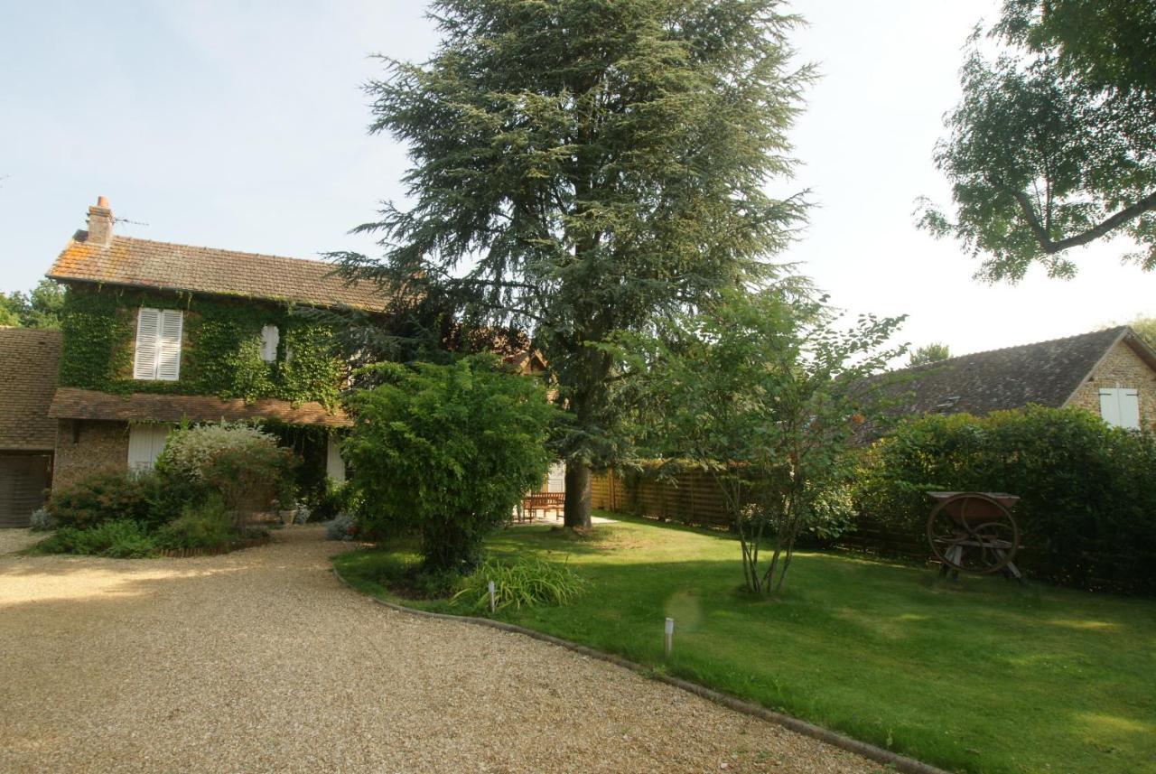 Le Cedre Bleu Bed & Breakfast Grosrouvre ภายนอก รูปภาพ