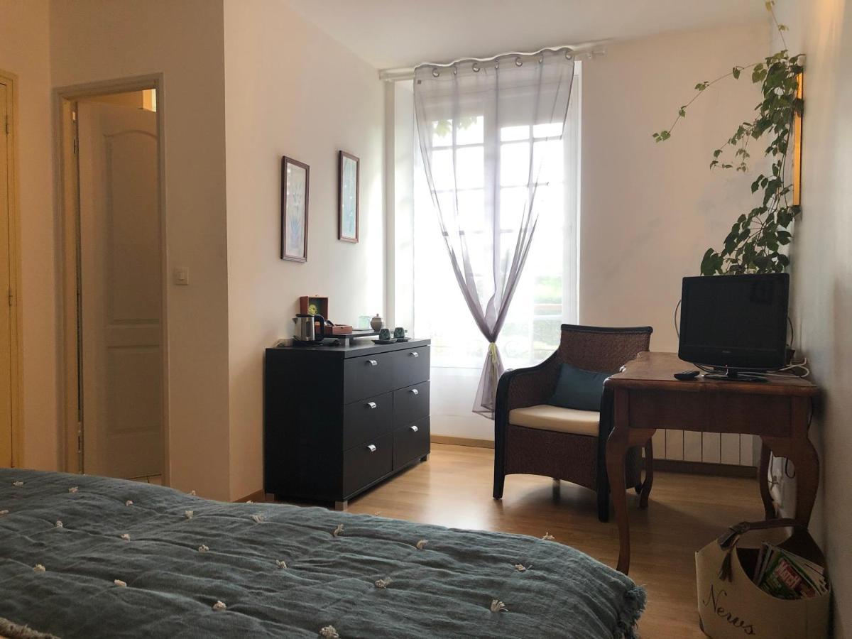 Le Cedre Bleu Bed & Breakfast Grosrouvre ภายนอก รูปภาพ
