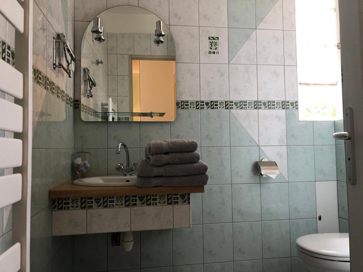 Le Cedre Bleu Bed & Breakfast Grosrouvre ภายนอก รูปภาพ