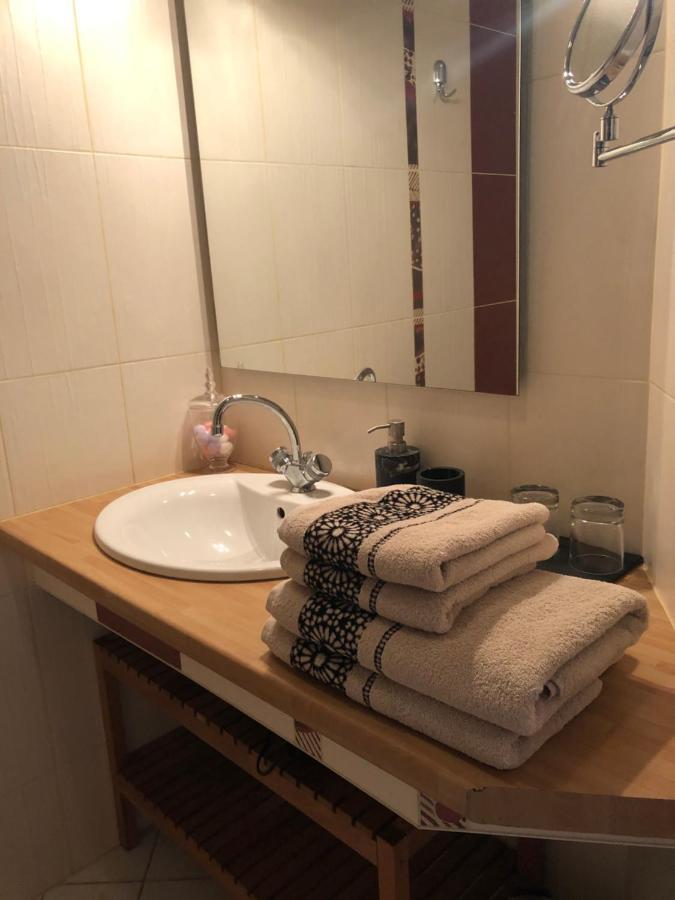 Le Cedre Bleu Bed & Breakfast Grosrouvre ภายนอก รูปภาพ