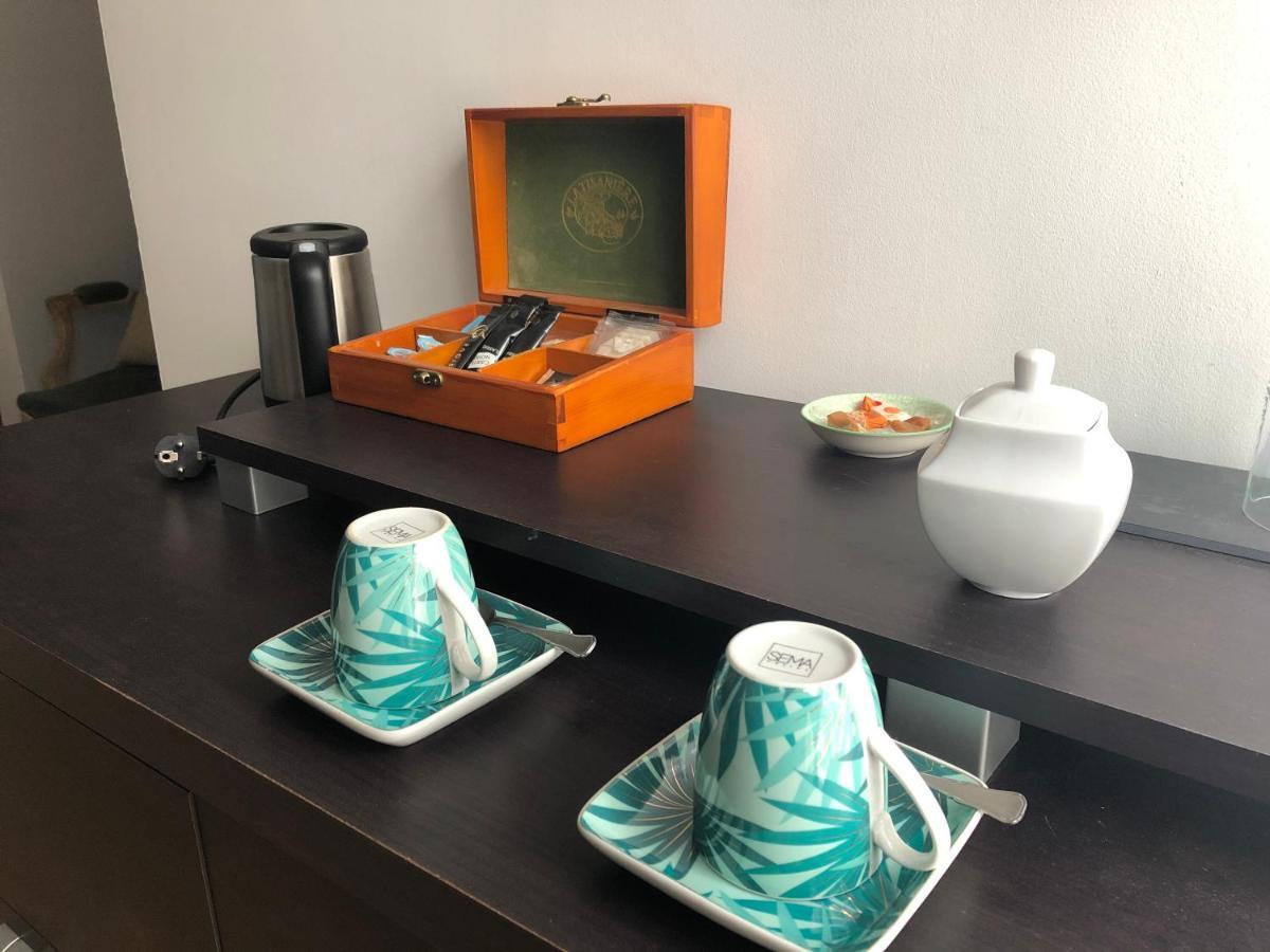 Le Cedre Bleu Bed & Breakfast Grosrouvre ภายนอก รูปภาพ