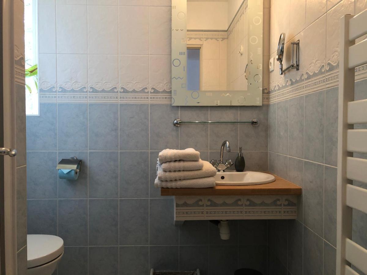 Le Cedre Bleu Bed & Breakfast Grosrouvre ภายนอก รูปภาพ